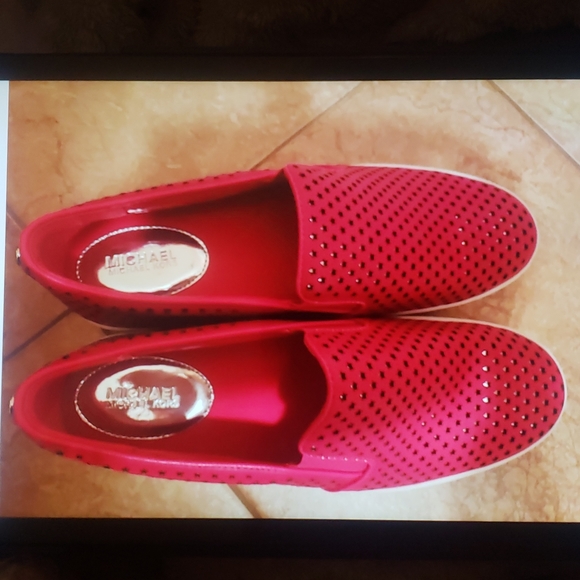 Michael Kors Keaton slip on ultra pink Sneakers lasered leather size 8.5 new - Picture 1 of 7